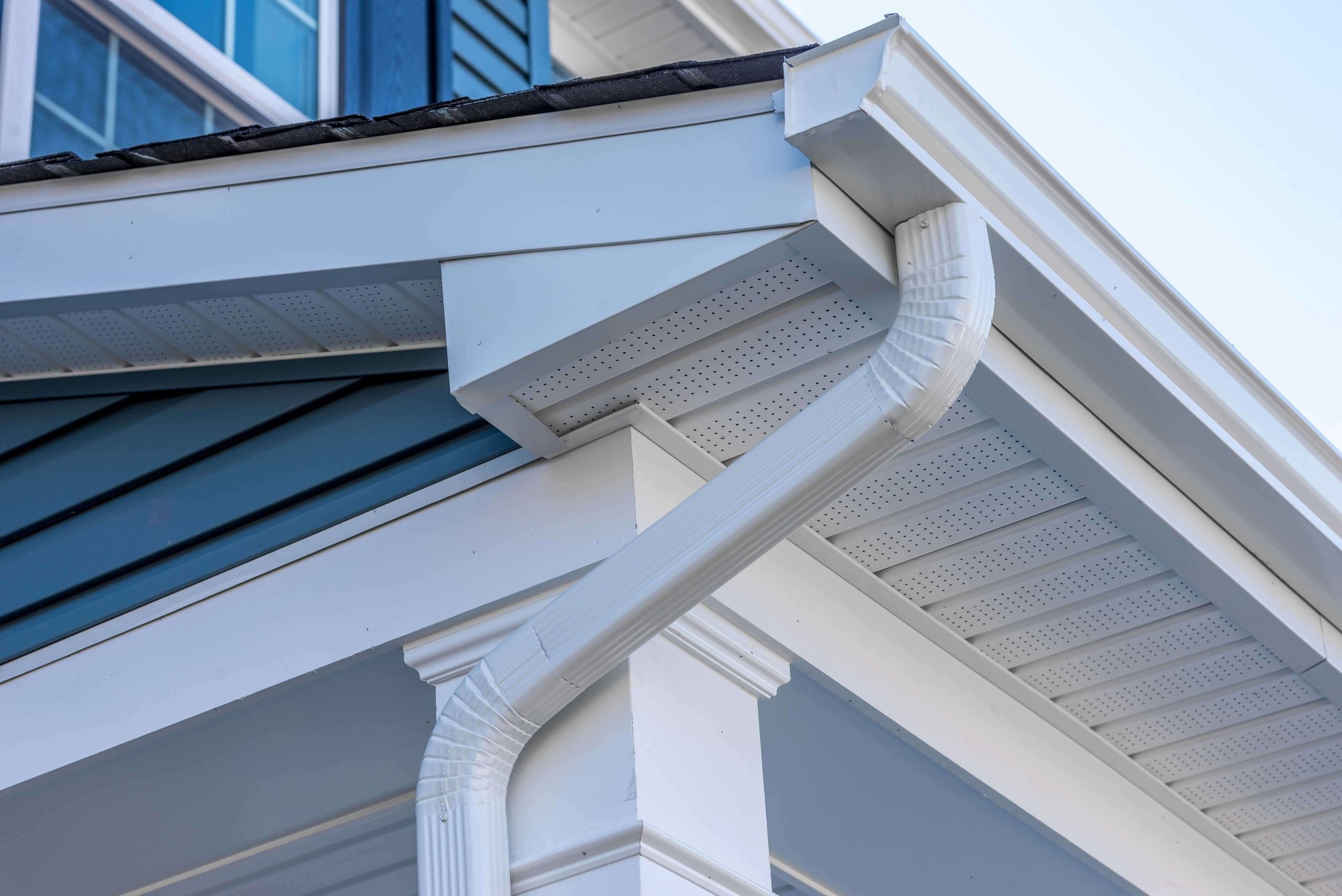 Cheap and durable vinyl gutters installation in Memphis